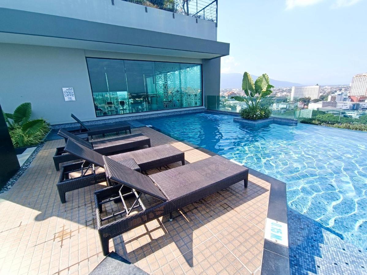 The Astra Condo City Center Chiang Mai Extérieur photo