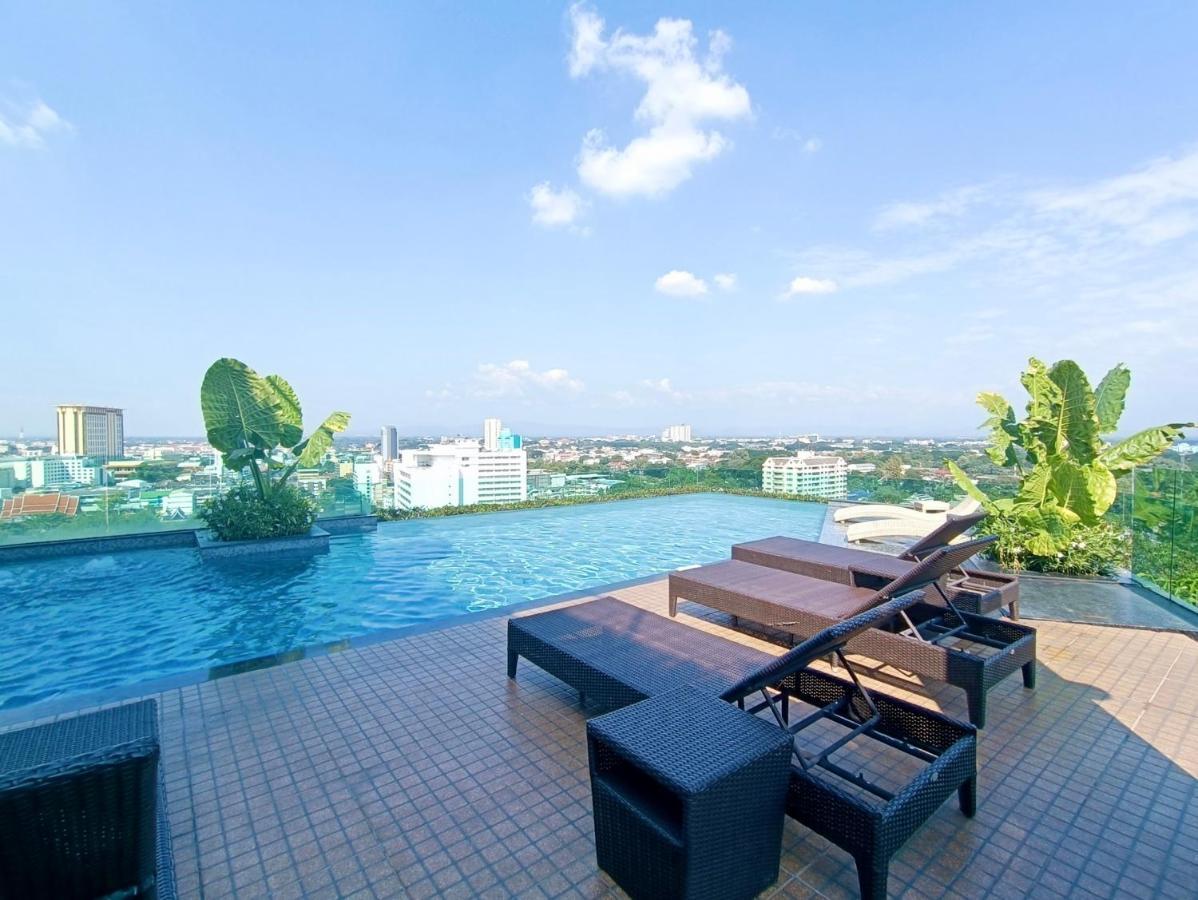 The Astra Condo City Center Chiang Mai Extérieur photo